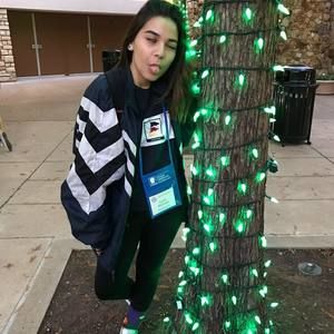 Meet your Posher, Lydia